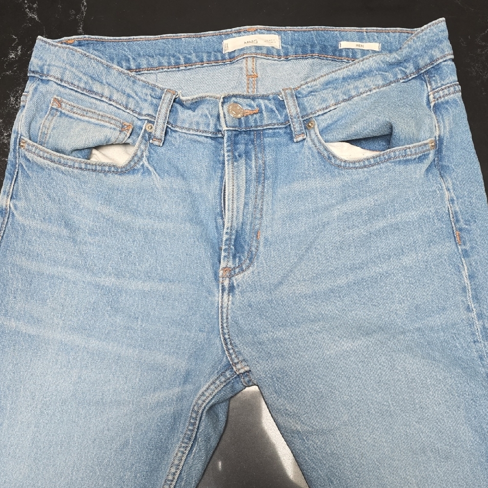 Mango Men's Denim Blue Tappered Jeans